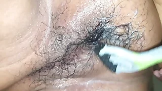 Shaving my fat pussy